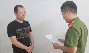 Hai kiến trúc sư bị bắt